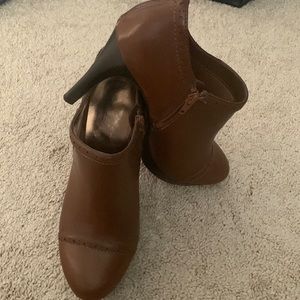 Worthington Womans Brown Inner Zip Heeled Booties.
